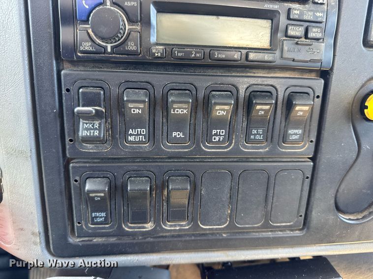 image for item EN4626 2007 International 7400 SBA 6X4 water truck