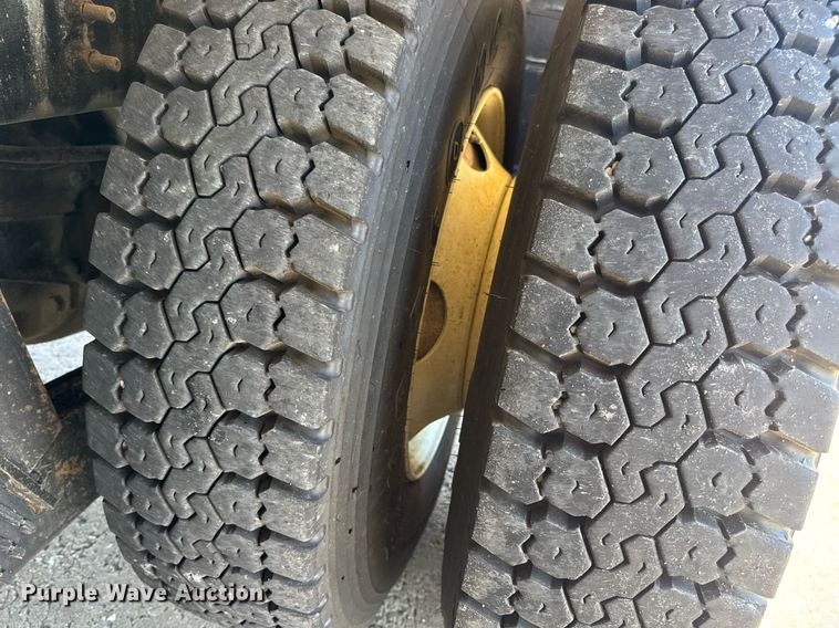 image for item EN4626 2007 International 7400 SBA 6X4 water truck