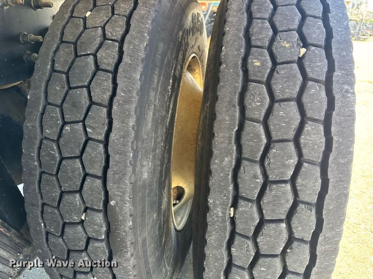 image for item EN4626 2007 International 7400 SBA 6X4 water truck