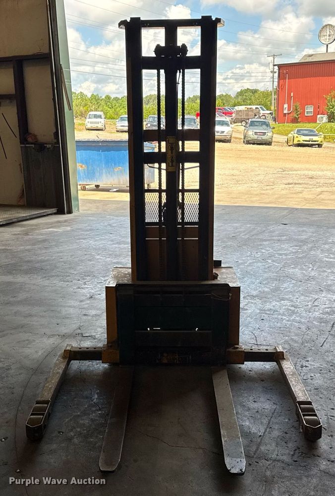 image for item EN4636 Big Joe PDM30-130 pallet jack