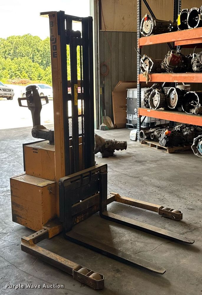 image for item EN4636 Big Joe PDM30-130 pallet jack