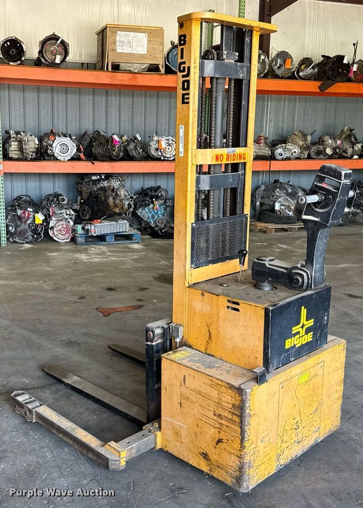image for item EN4636 Big Joe PDM30-130 pallet jack