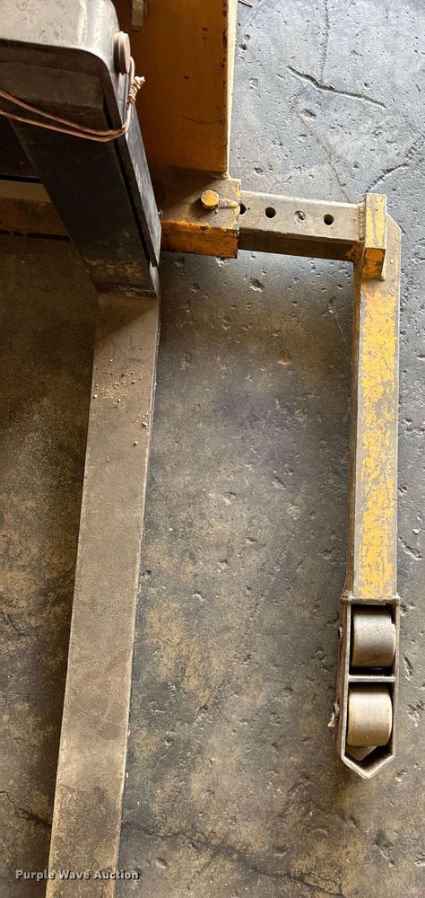 image for item EN4636 Big Joe PDM30-130 pallet jack