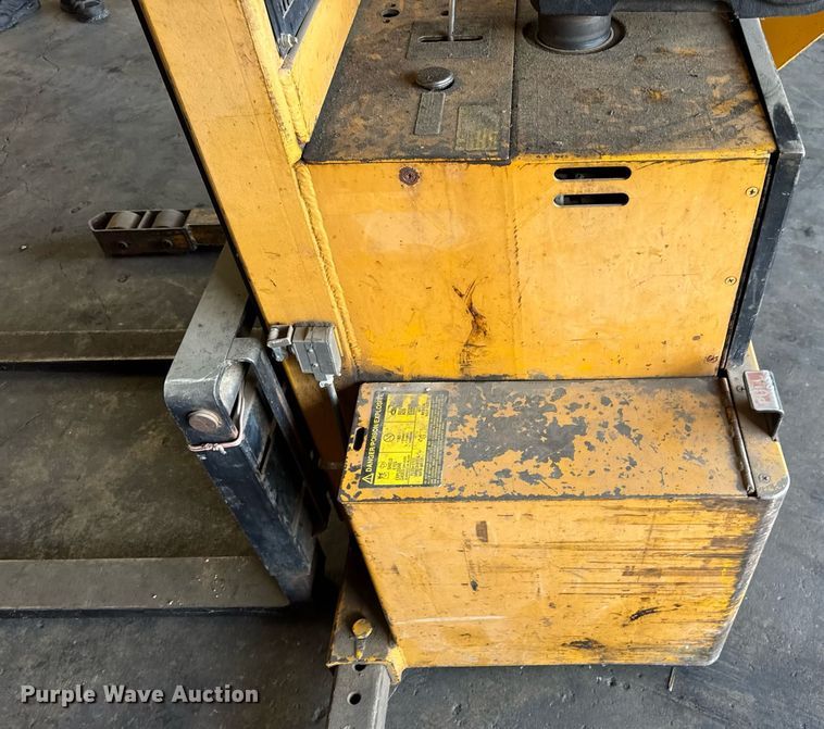 image for item EN4636 Big Joe PDM30-130 pallet jack