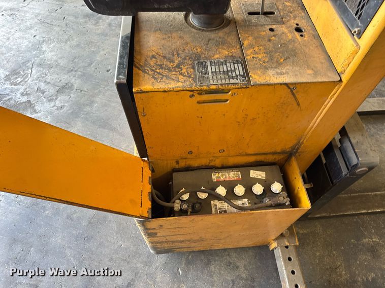 image for item EN4636 Big Joe PDM30-130 pallet jack