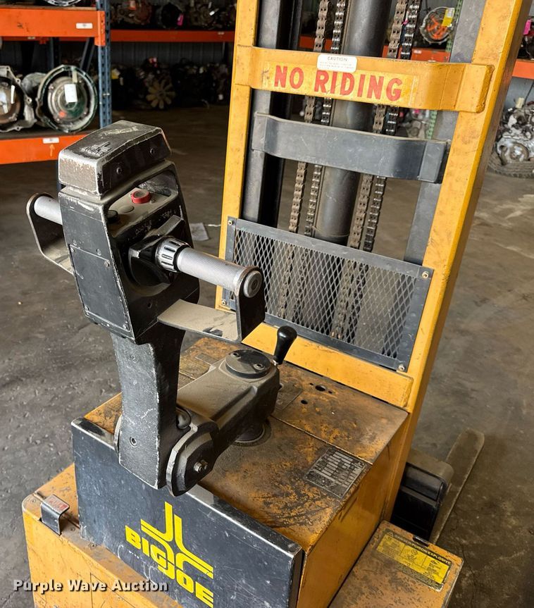 image for item EN4636 Big Joe PDM30-130 pallet jack
