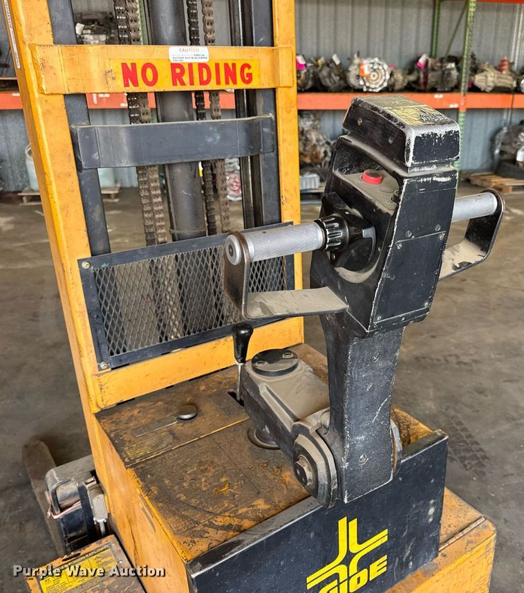 image for item EN4636 Big Joe PDM30-130 pallet jack