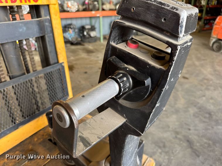 image for item EN4636 Big Joe PDM30-130 pallet jack