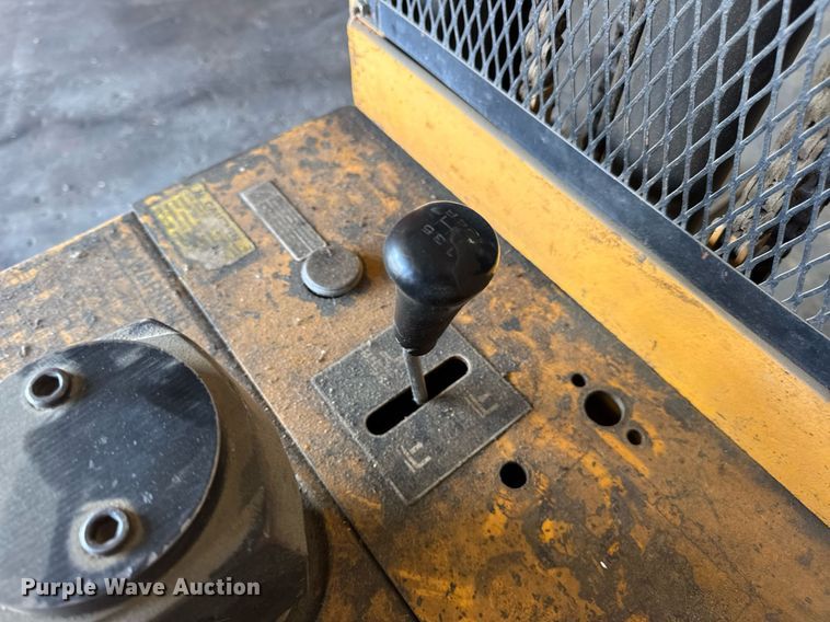 image for item EN4636 Big Joe PDM30-130 pallet jack