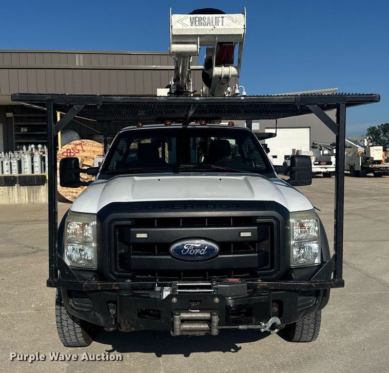 CAMIóN CON CANASTILLA 2011 FORD VERSALIFT