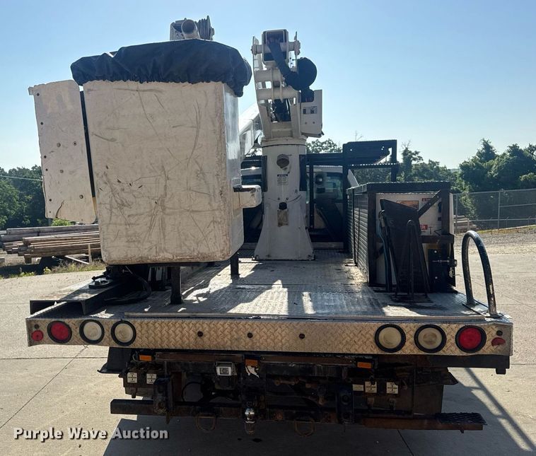 image for item EN4641 2011 Ford F550 XL bucket truck