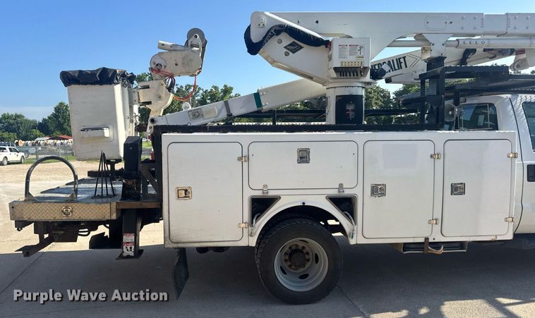 image for item EN4641 2011 Ford F550 XL bucket truck