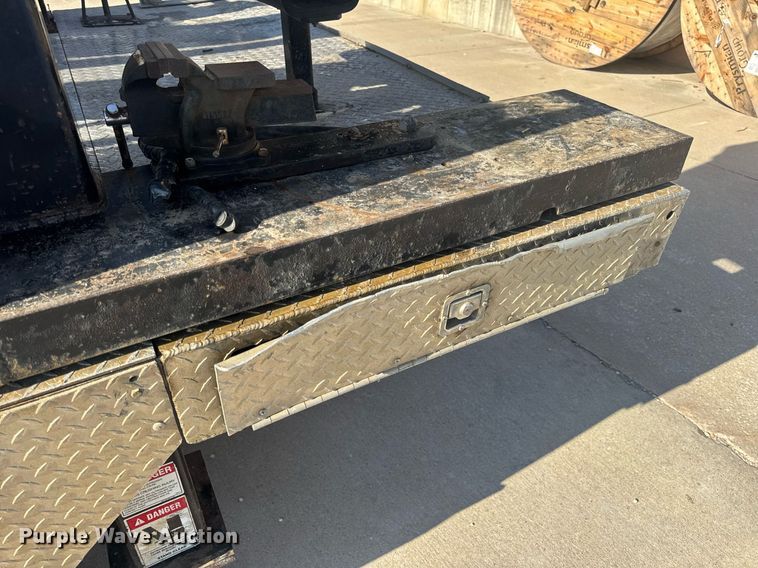 image for item EN4641 2011 Ford F550 XL bucket truck