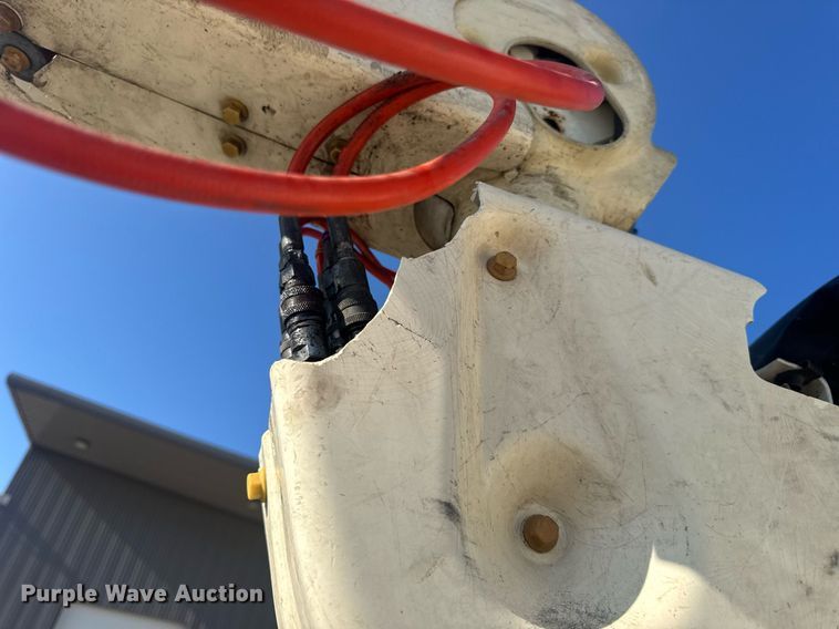 image for item EN4641 2011 Ford F550 XL bucket truck