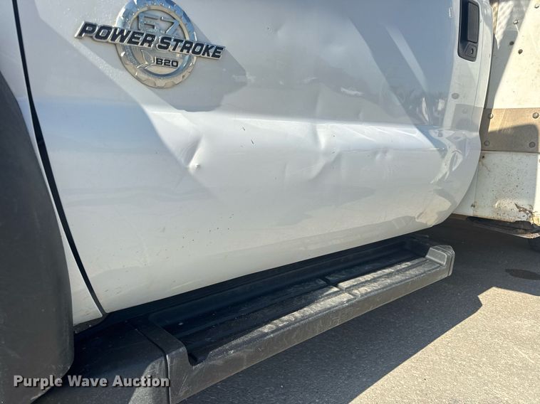 image for item EN4641 2011 Ford F550 XL bucket truck