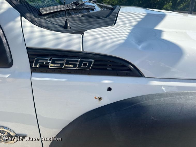 image for item EN4641 2011 Ford F550 XL bucket truck