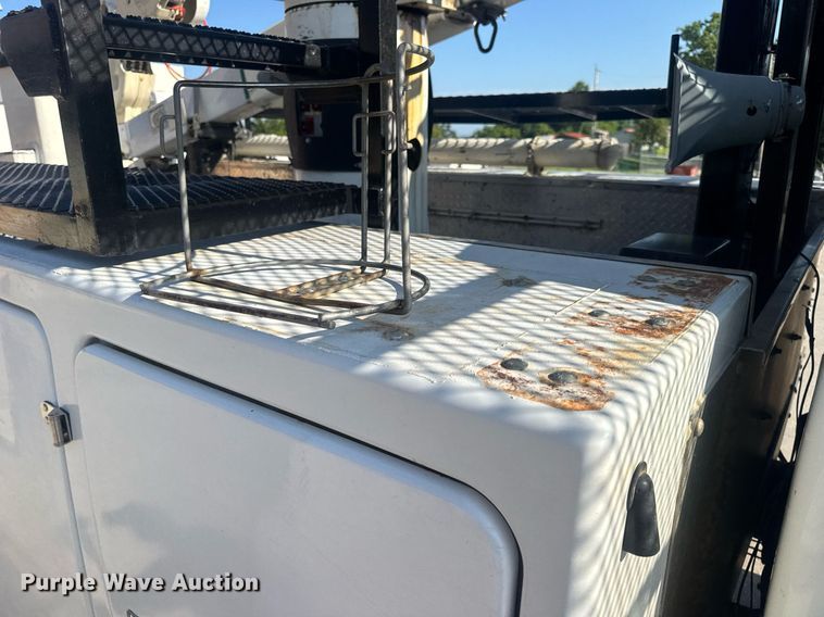 image for item EN4641 2011 Ford F550 XL bucket truck