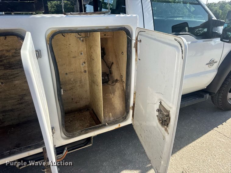 image for item EN4641 2011 Ford F550 XL bucket truck