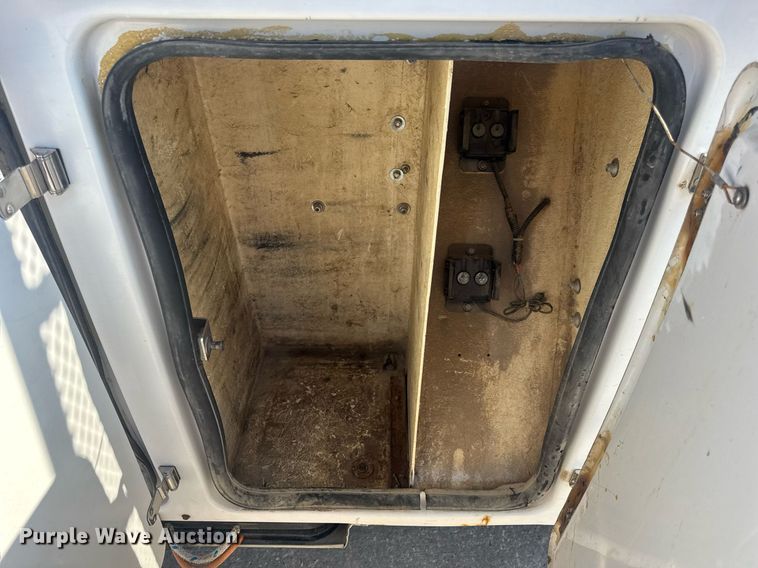 image for item EN4641 2011 Ford F550 XL bucket truck