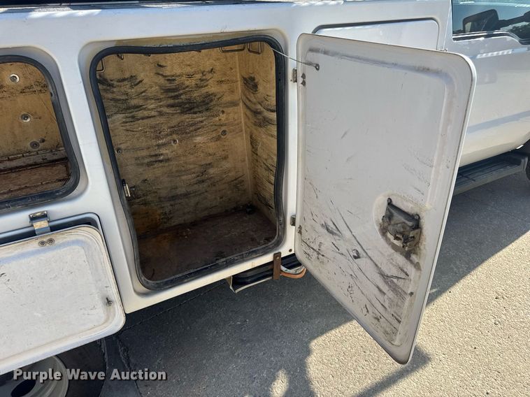 image for item EN4641 2011 Ford F550 XL bucket truck