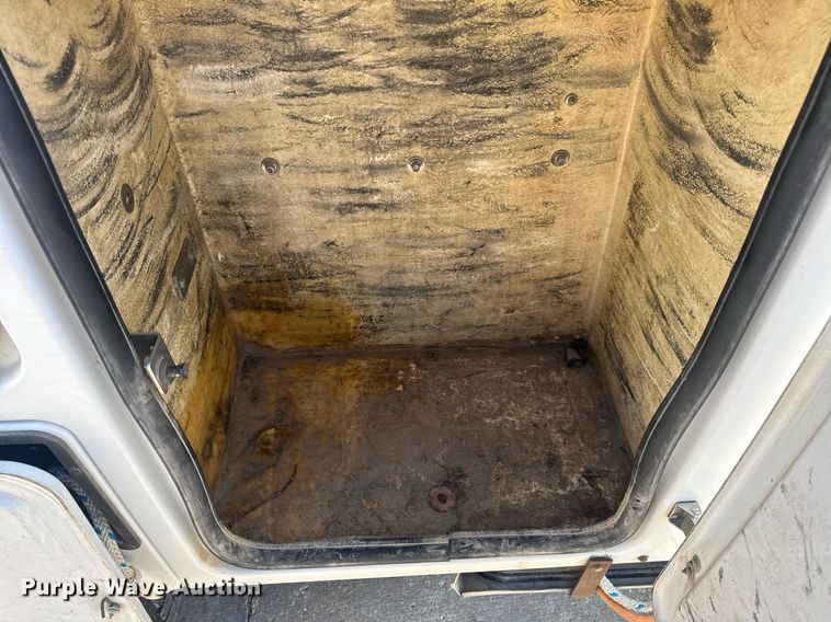 image for item EN4641 2011 Ford F550 XL bucket truck