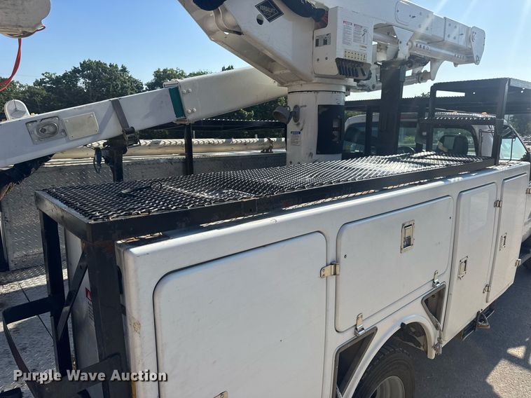image for item EN4641 2011 Ford F550 XL bucket truck