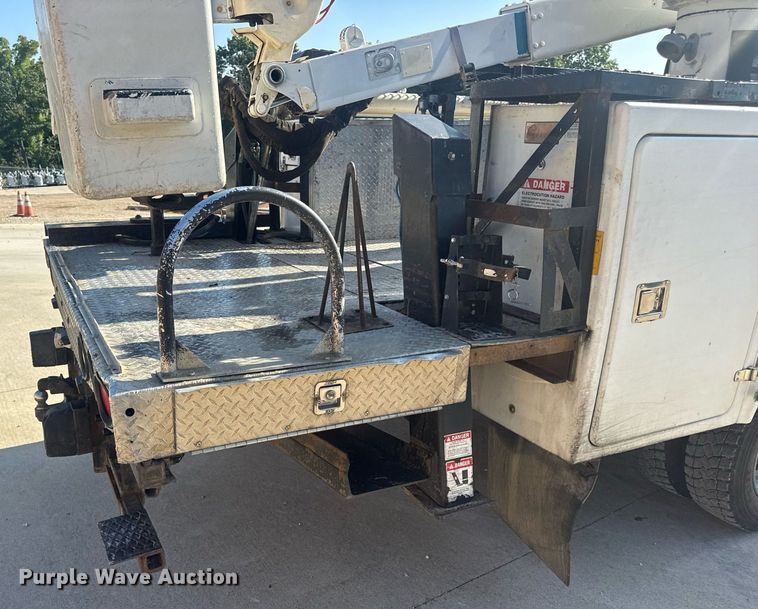image for item EN4641 2011 Ford F550 XL bucket truck