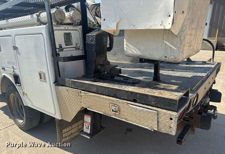 image for item EN4641 2011 Ford F550 XL bucket truck