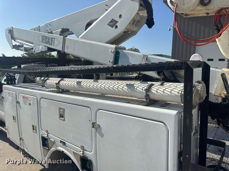 image for item EN4641 2011 Ford F550 XL bucket truck