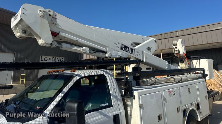 image for item EN4641 2011 Ford F550 XL bucket truck