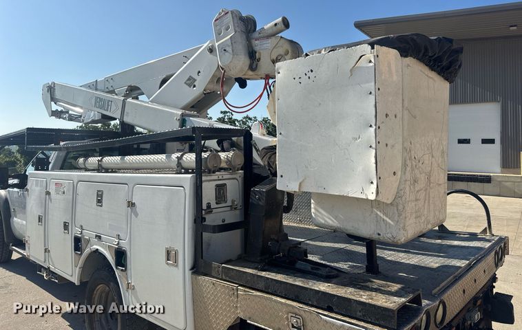 image for item EN4641 2011 Ford F550 XL bucket truck