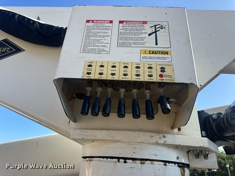 image for item EN4641 2011 Ford F550 XL bucket truck