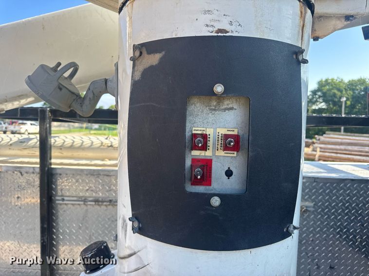 image for item EN4641 2011 Ford F550 XL bucket truck