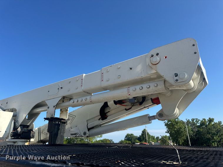 image for item EN4641 2011 Ford F550 XL bucket truck