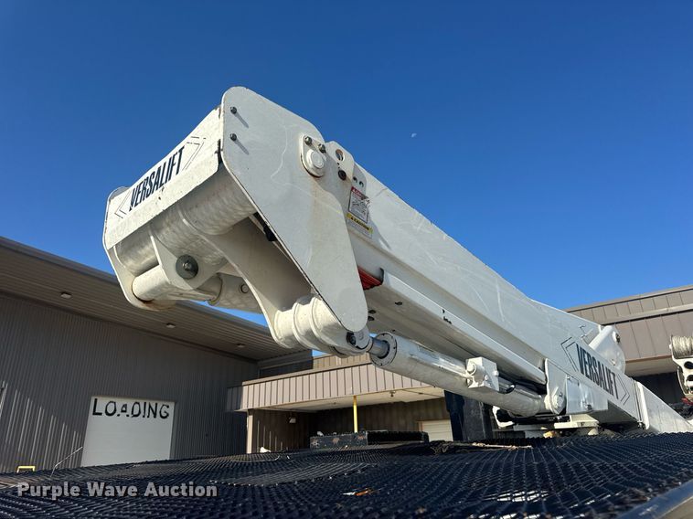 image for item EN4641 2011 Ford F550 XL bucket truck