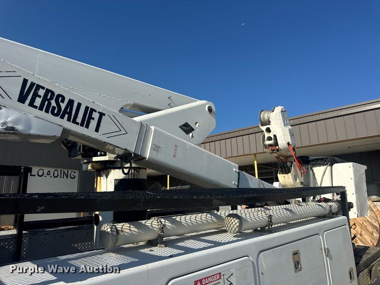 image for item EN4641 2011 Ford F550 XL bucket truck