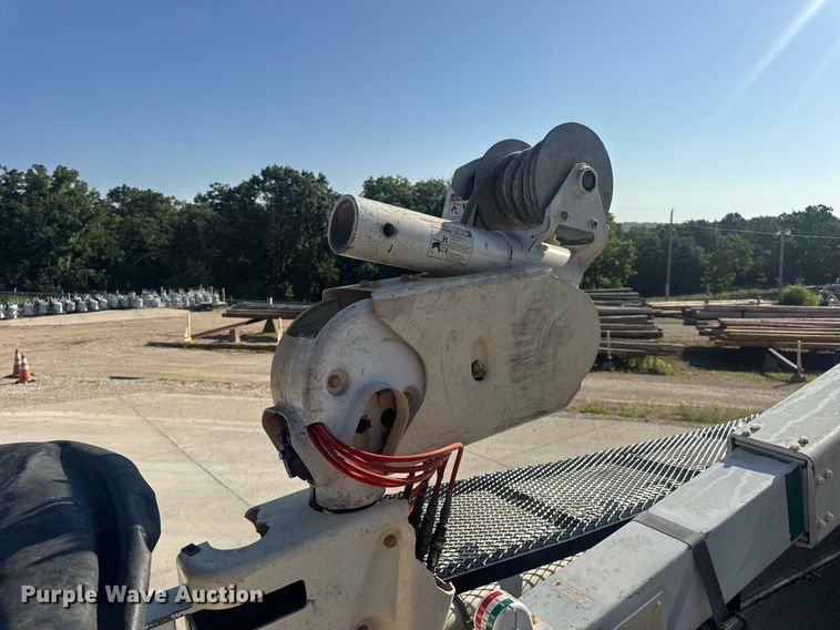 image for item EN4641 2011 Ford F550 XL bucket truck