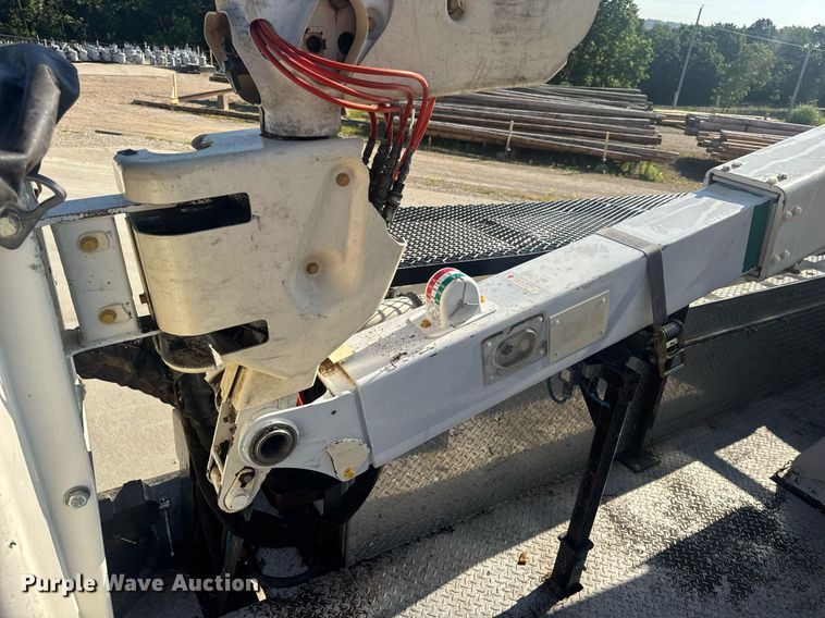 image for item EN4641 2011 Ford F550 XL bucket truck