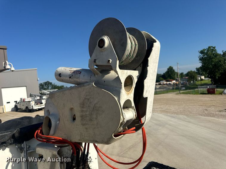 image for item EN4641 2011 Ford F550 XL bucket truck