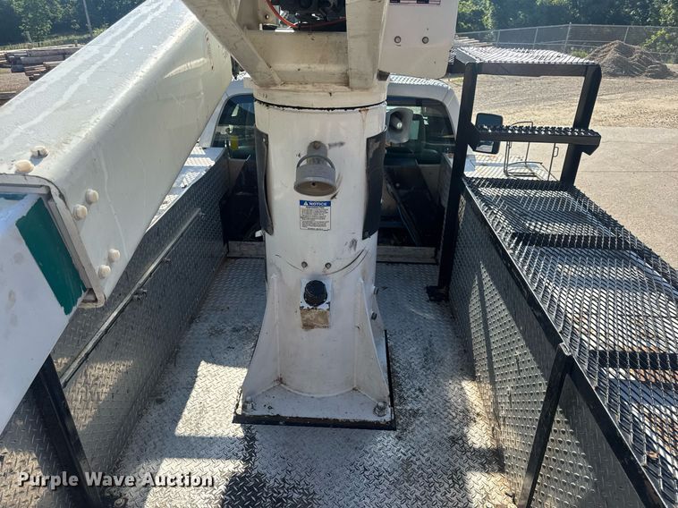 image for item EN4641 2011 Ford F550 XL bucket truck