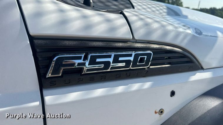 image for item EN4641 2011 Ford F550 XL bucket truck