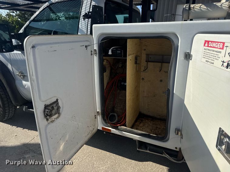 image for item EN4641 2011 Ford F550 XL bucket truck
