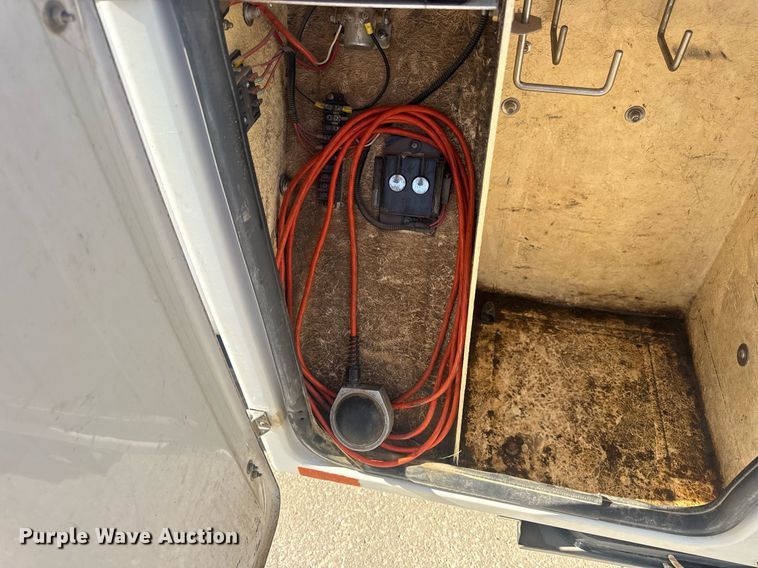 image for item EN4641 2011 Ford F550 XL bucket truck