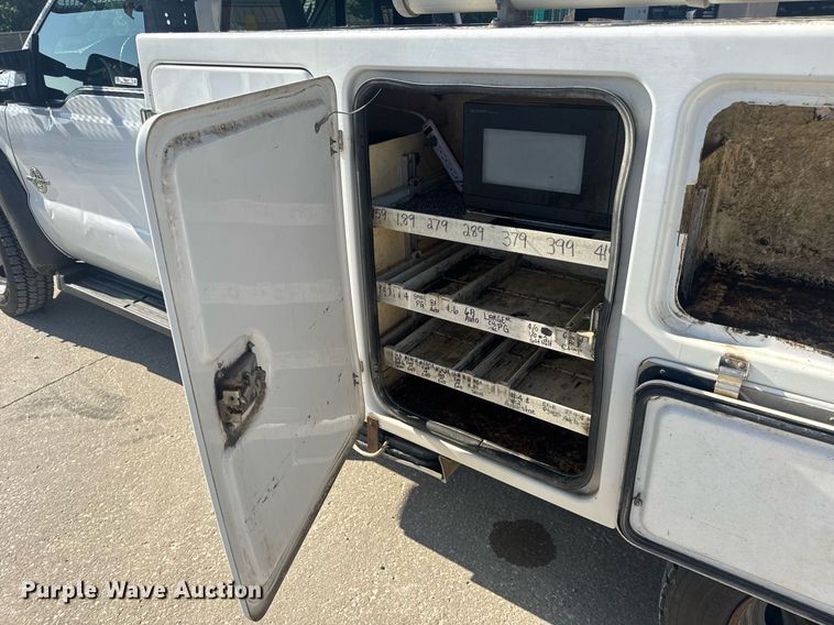 image for item EN4641 2011 Ford F550 XL bucket truck