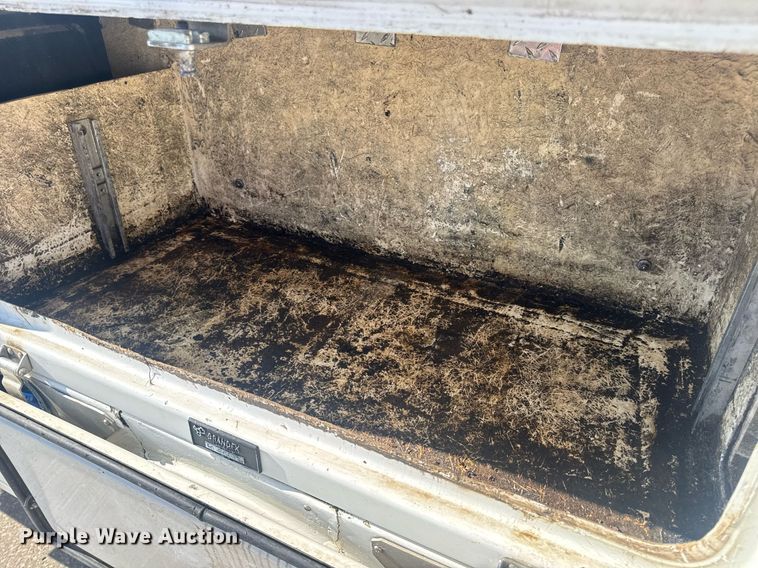 image for item EN4641 2011 Ford F550 XL bucket truck