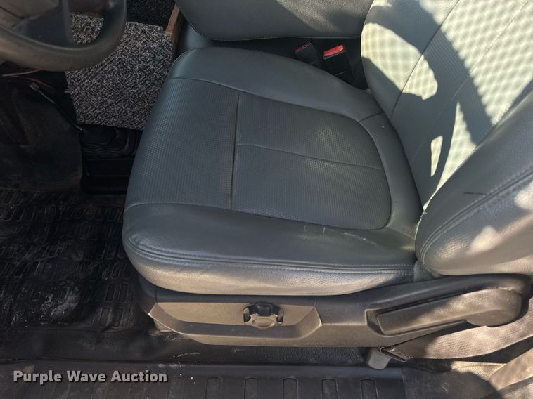 image for item EN4641 2011 Ford F550 XL bucket truck