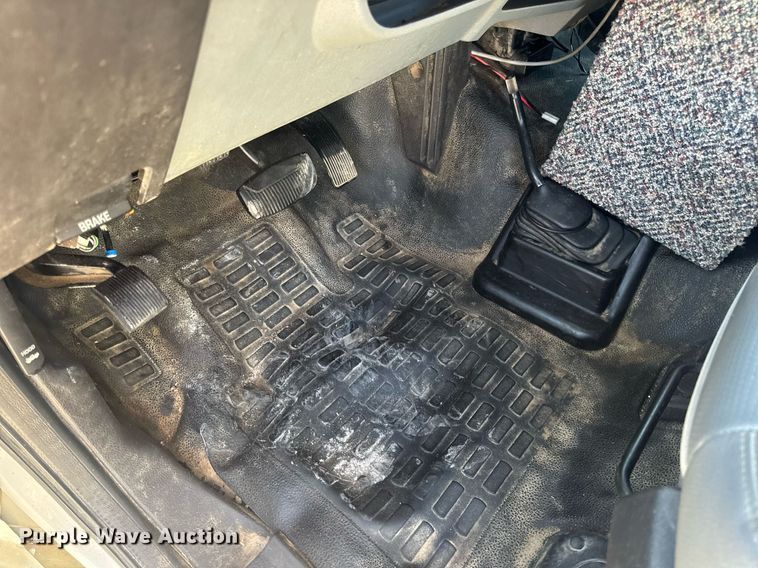 image for item EN4641 2011 Ford F550 XL bucket truck