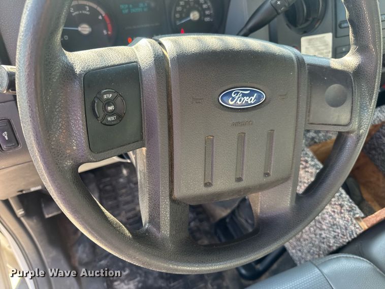 image for item EN4641 2011 Ford F550 XL bucket truck