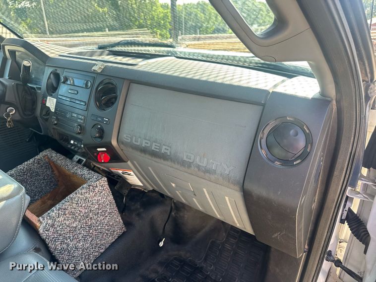 image for item EN4641 2011 Ford F550 XL bucket truck