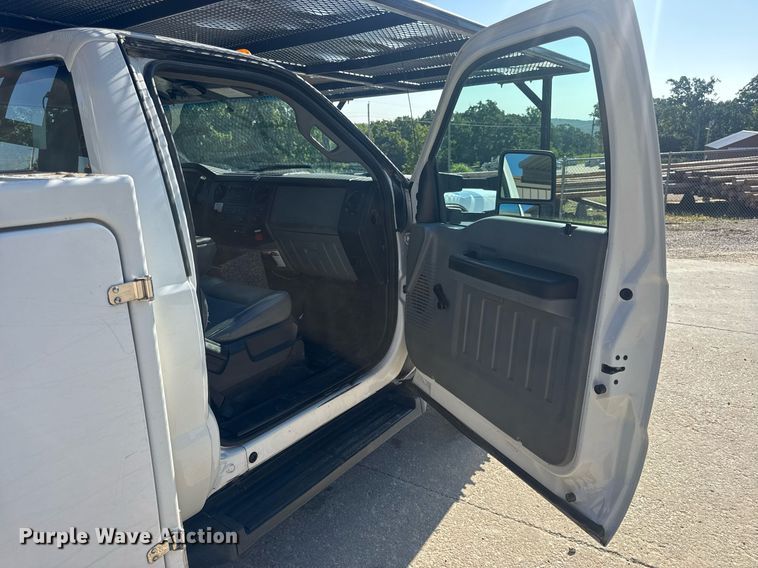 image for item EN4641 2011 Ford F550 XL bucket truck